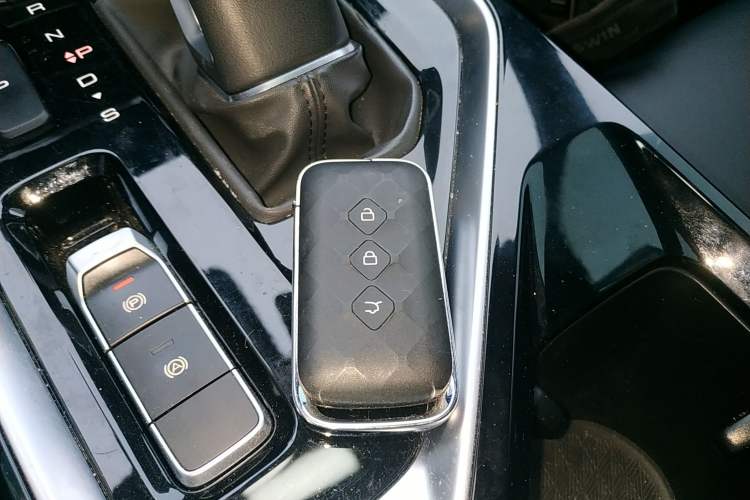 Used Wuling Asta 2022 2.0L DHT Electric-Speed Version Interior 1