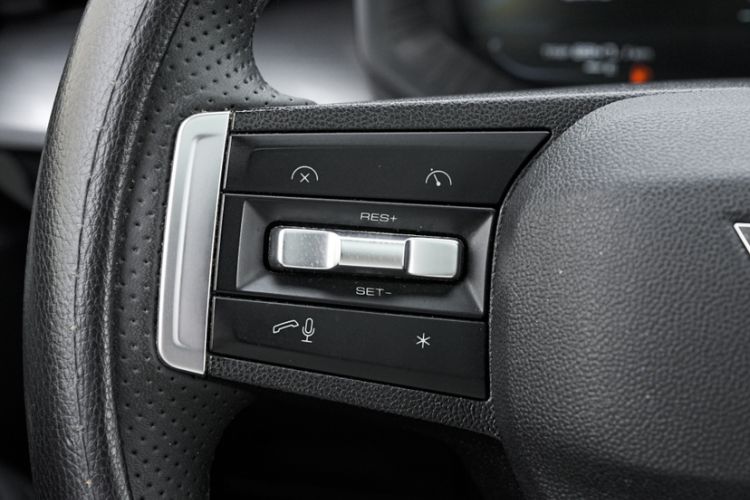 Used Wuling Asta 2022 2.0L DHT Electric-Speed Version Interior 11