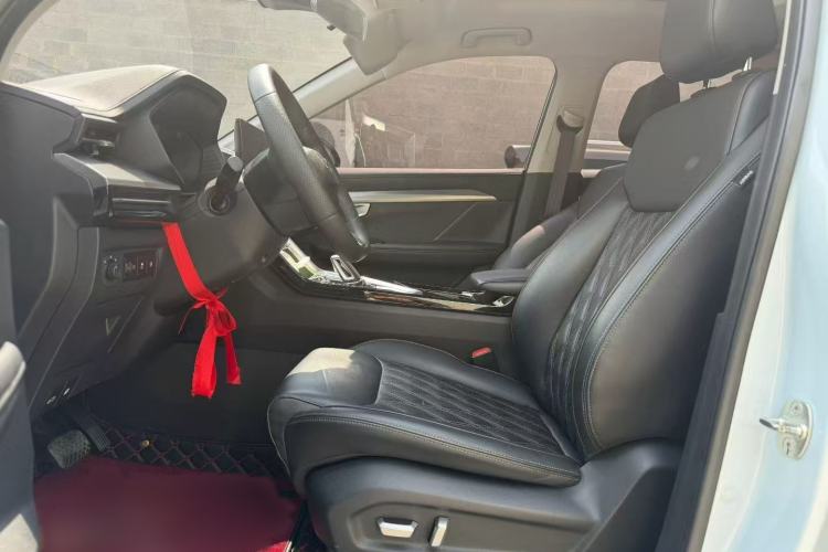 Used Wuling Asta 2022 2.0L DHT Electric-Speed Version Interior 2