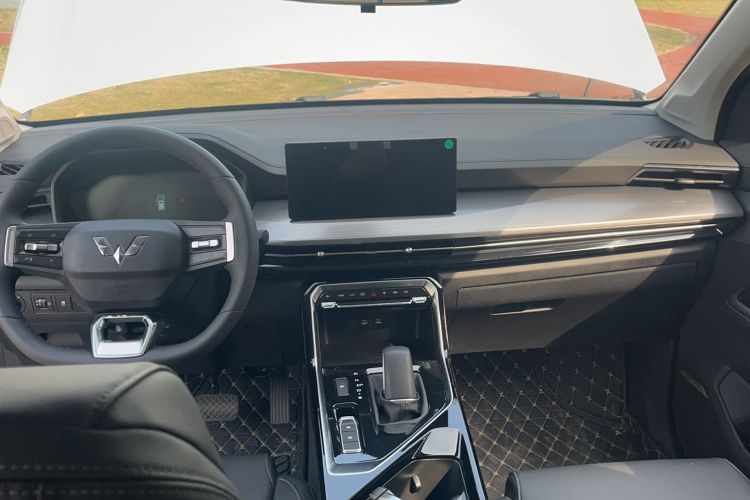 Used Wuling Asta 2022 2.0L DHT Electric-Speed Version Interior 3