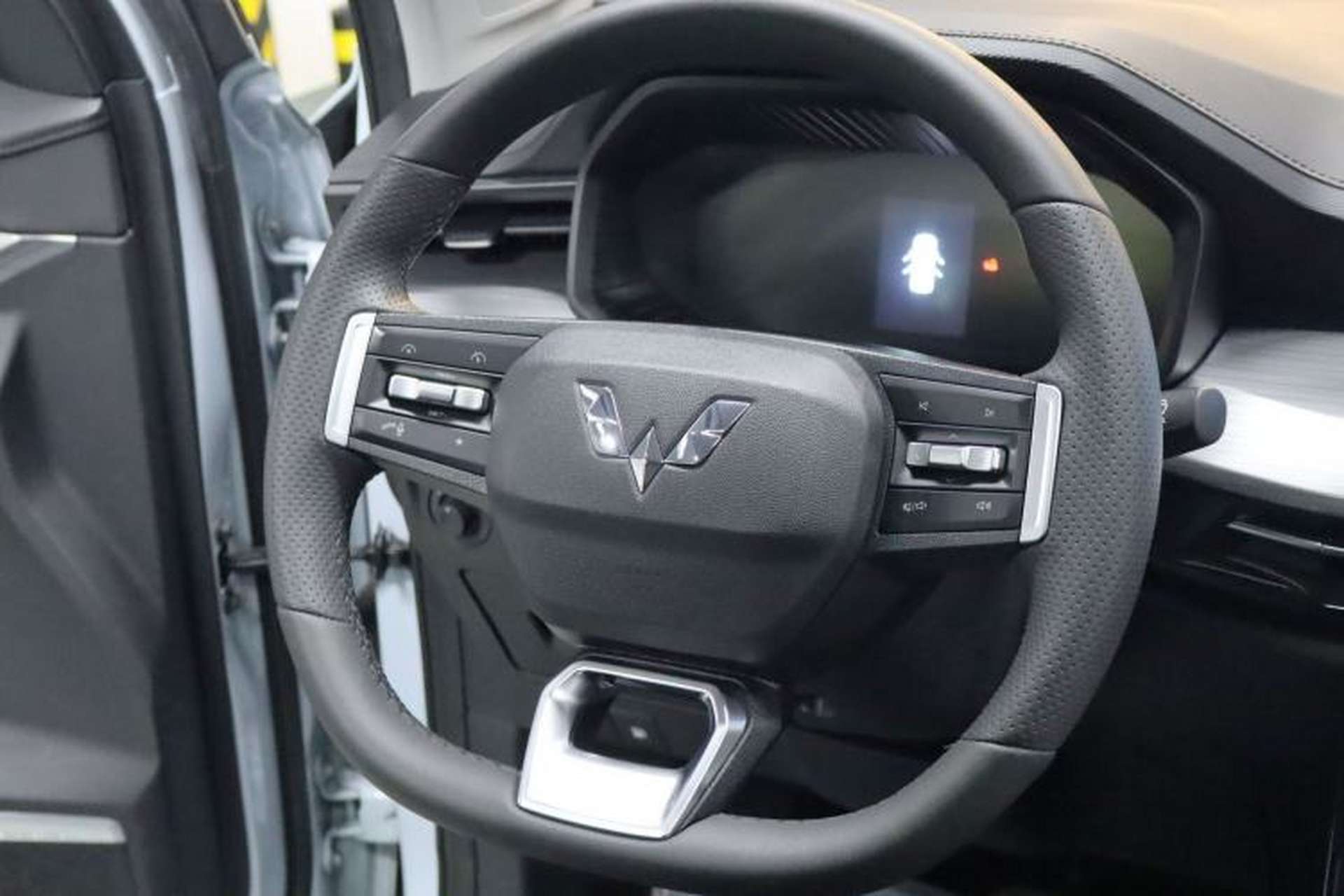 Used Wuling Asta 2022 2.0L DHT Electric-Speed Version Interior 3