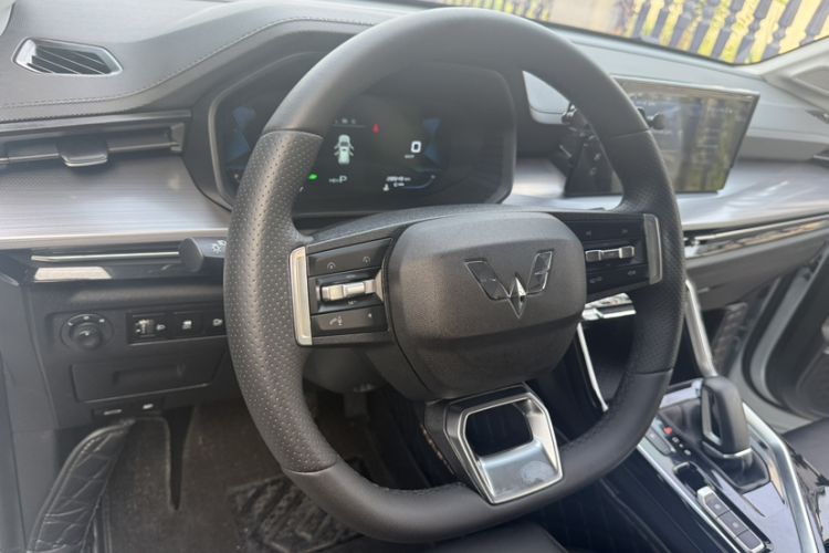 Used Wuling Asta 2022 2.0L DHT Electric-Speed Version Interior 3