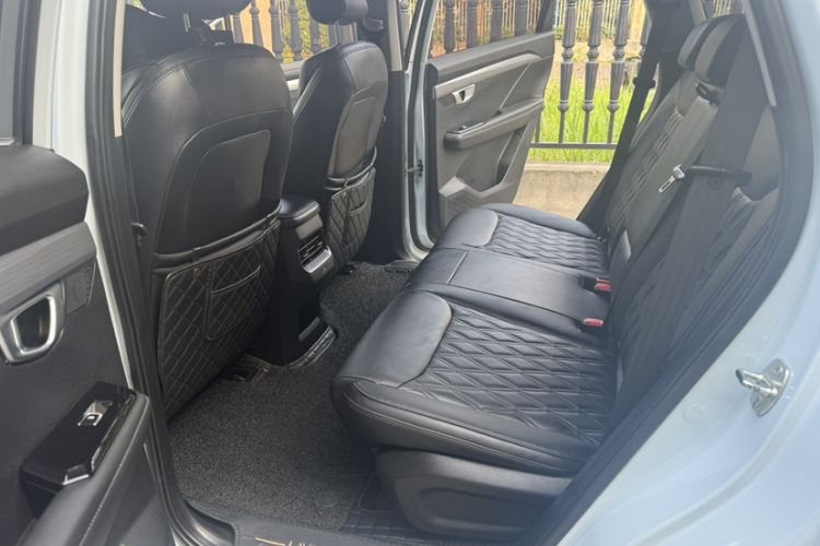 Used Wuling Asta 2022 2.0L DHT Electric-Speed Version Interior 4