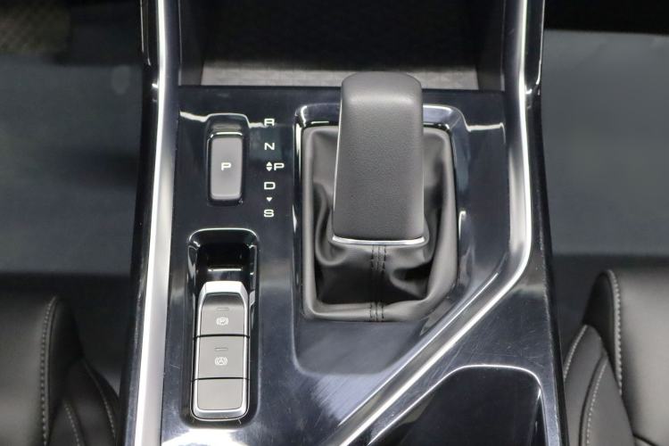 Used Wuling Asta 2022 2.0L DHT Electric-Speed Version Interior 5