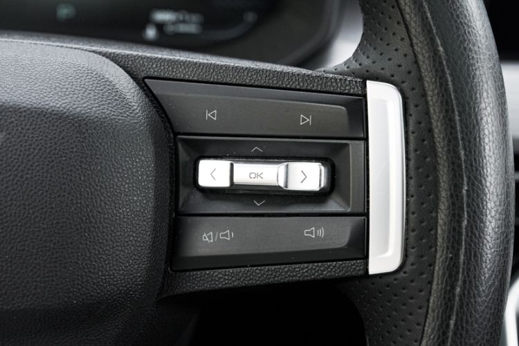 Used Wuling Asta 2022 2.0L DHT Electric-Speed Version Interior 6