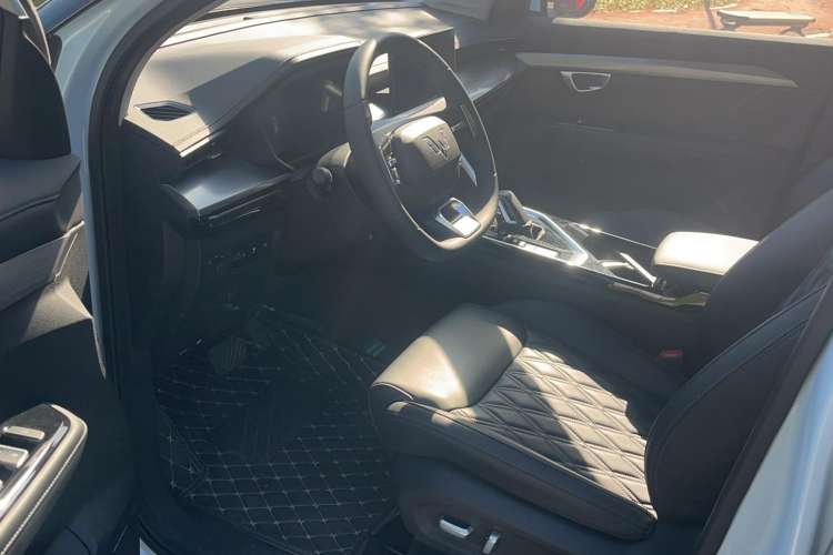 Used Wuling Asta 2022 2.0L DHT Electric-Speed Version Interior 6