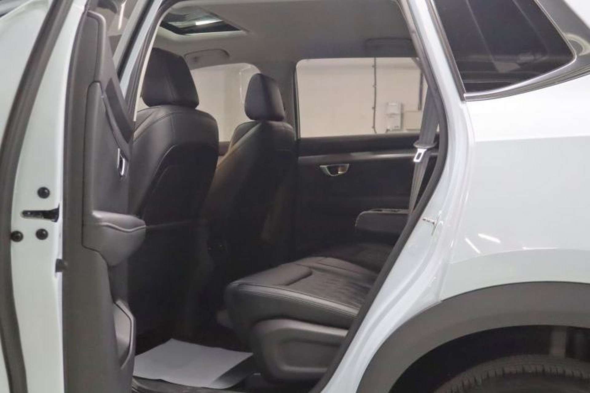 Used Wuling Asta 2022 2.0L DHT Electric-Speed Version Interior 7