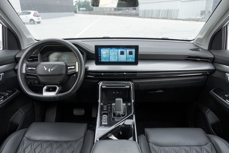 Used Wuling Asta 2022 2.0L DHT Electric-Speed Version Interior 8