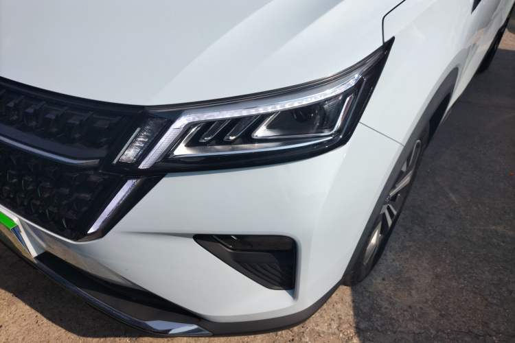 Used Wuling Asta 2022 2.0L DHT Electric-Speed Version Left Front Headlight