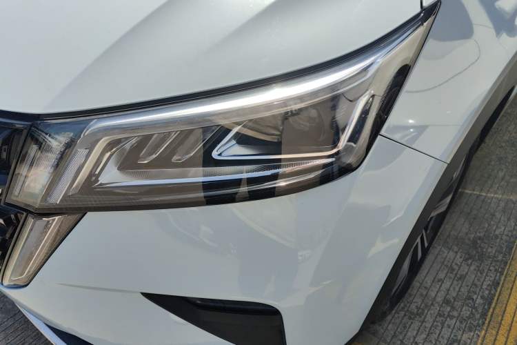 Used Wuling Asta 2022 2.0L DHT Electric-Speed Version Left Front Headlight