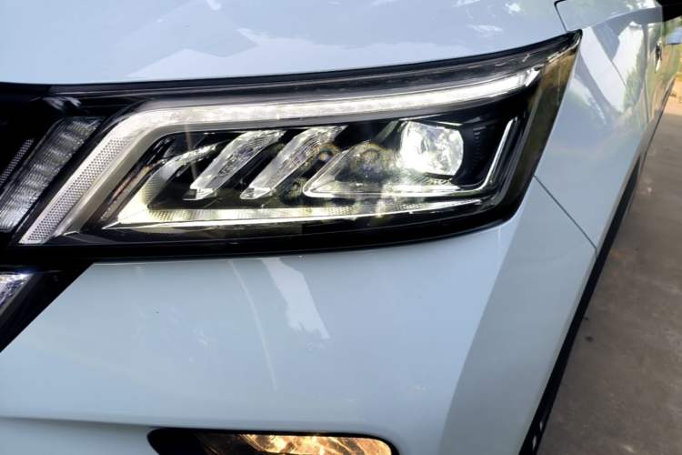 Used Wuling Asta 2022 2.0L DHT Electric-Speed Version Left Front Headlight