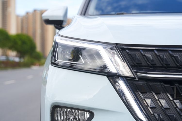 Used Wuling Asta 2022 2.0L DHT Electric-Speed Version Left Front Headlight