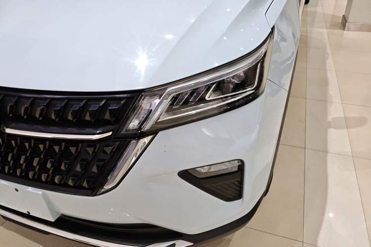 Used Wuling Asta 2022 2.0L DHT Electric-Speed Version Left Front Headlight