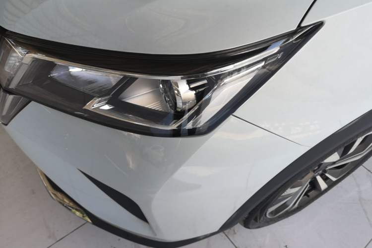Used Wuling Asta 2022 2.0L DHT Electric Power Version Left Front Headlight