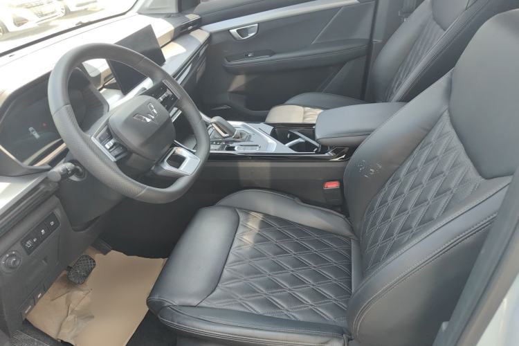 Used Wuling Asta 2022 2.0L DHT Electric-Speed Version Left Front Seat