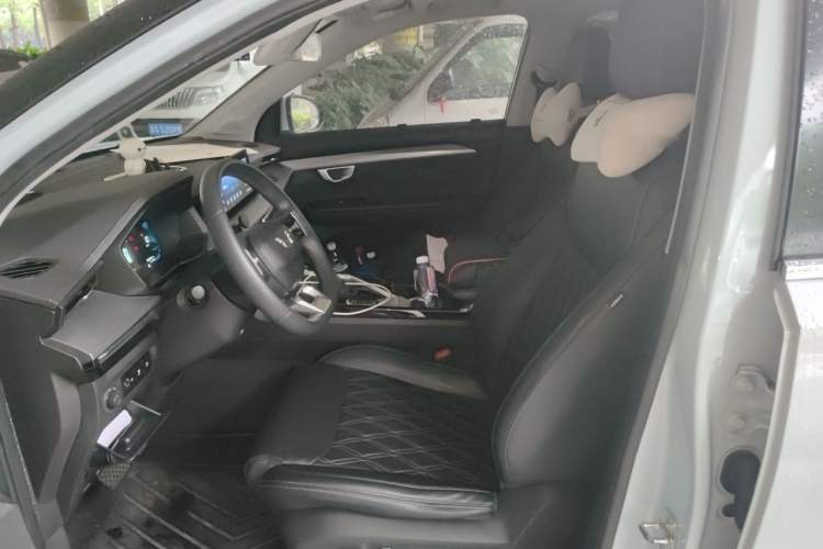 Used Wuling Asta 2022 2.0L DHT Electric-Speed Version Left Front Seat