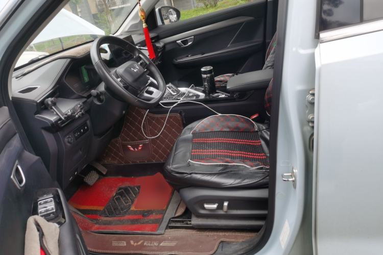 Used Wuling Asta 2022 2.0L DHT Electric-Speed Version Left Front Seat