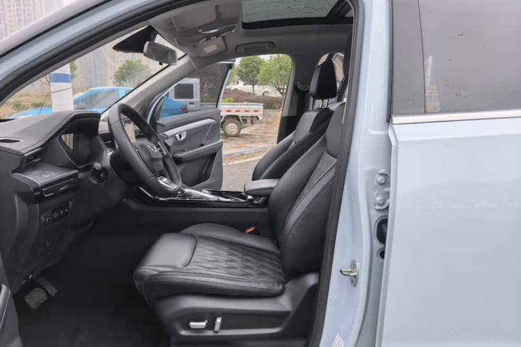Used Wuling Asta 2022 2.0L DHT Electric-Speed Version Left Front Seat