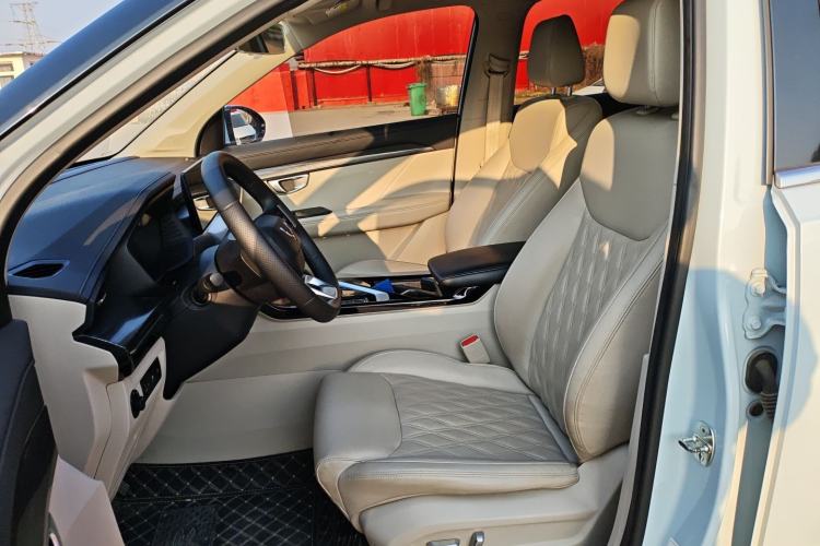 Used Wuling Asta 2022 2.0L DHT Electric-Speed Version Left Front Seat