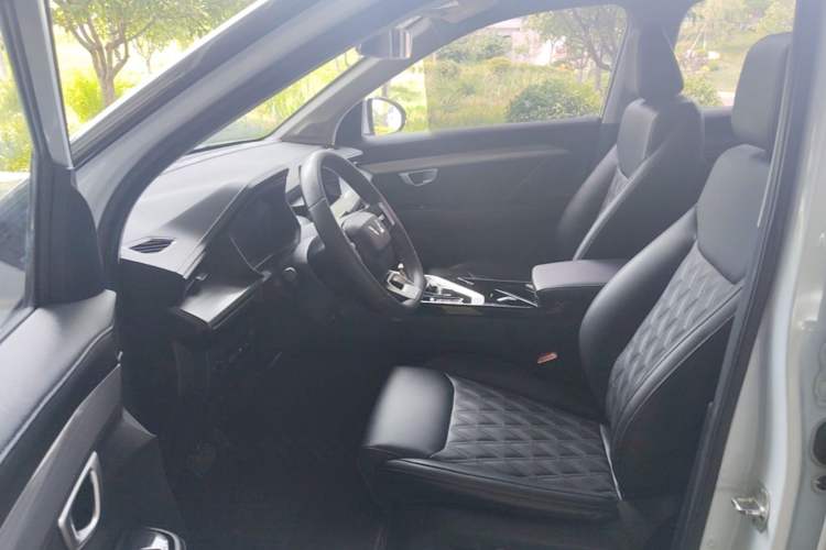 Used Wuling Asta 2022 2.0L DHT Electric-Speed Version Left Front Seat