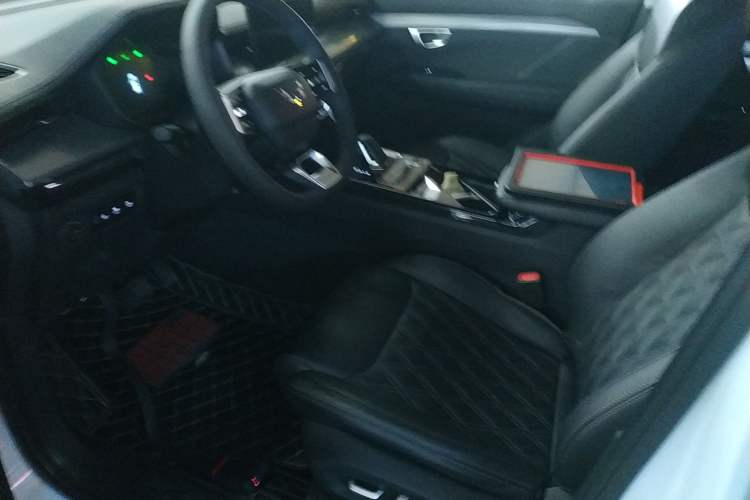 Used Wuling Asta 2022 2.0L DHT Electric-Speed Version Left Front Seat