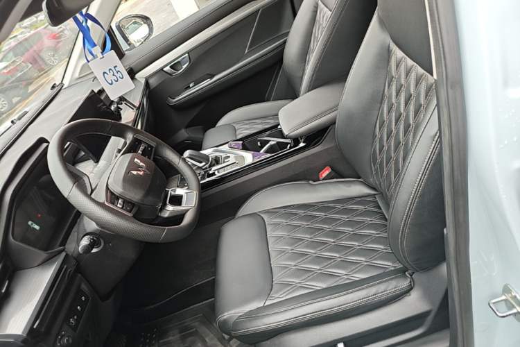 Used Wuling Asta 2022 2.0L DHT Electric-Speed Version Left Front Seat