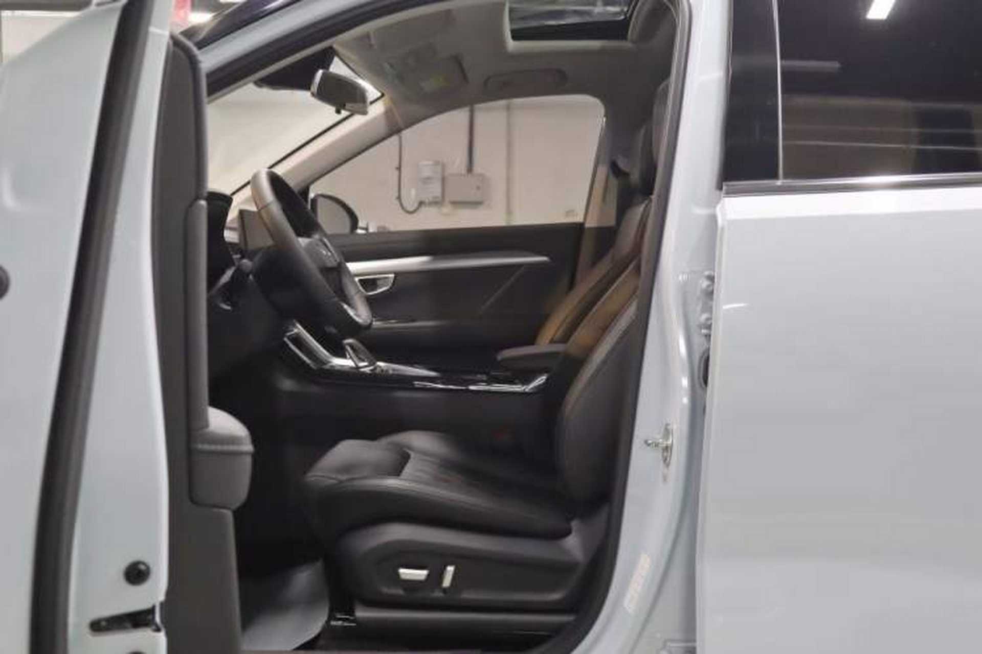 Used Wuling Asta 2022 2.0L DHT Electric-Speed Version Left Front Seat
