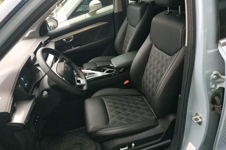 Used Wuling Asta 2022 2.0L DHT Electric-Speed Version Left Front Seat