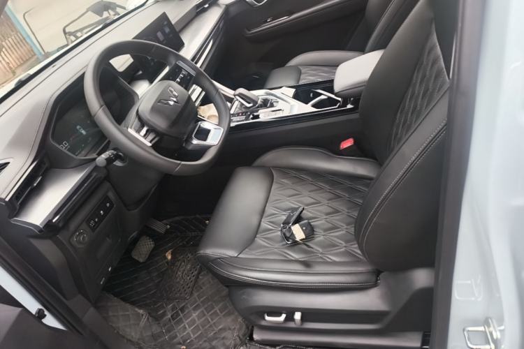 Used Wuling Asta 2022 2.0L DHT Electric-Speed Version Left Front Seat