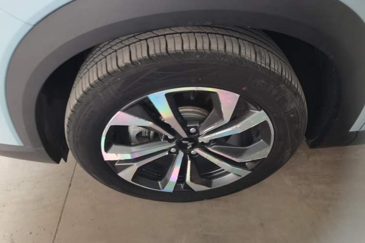 Used Wuling Asta 2022 2.0L DHT Electric Power Version Left Front Wheel Hub