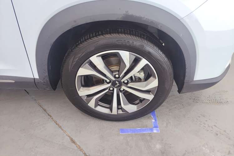 Used Wuling Asta 2022 2.0L DHT Electric-Speed Version Left Front Wheel Hub