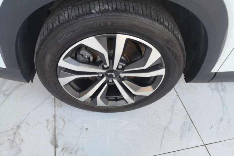 Used Wuling Asta 2022 2.0L DHT Electric Power Version Left Front Wheel Hub