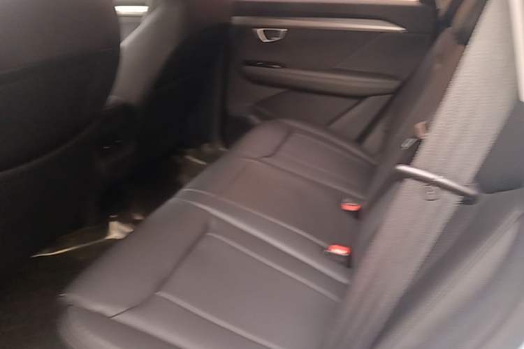 Used Wuling Asta 2022 2.0L DHT Electric Power Version Left Rear Seat