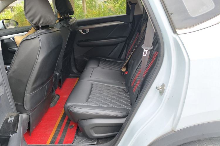 Used Wuling Asta 2022 2.0L DHT Electric-Speed Version Left Rear Seat