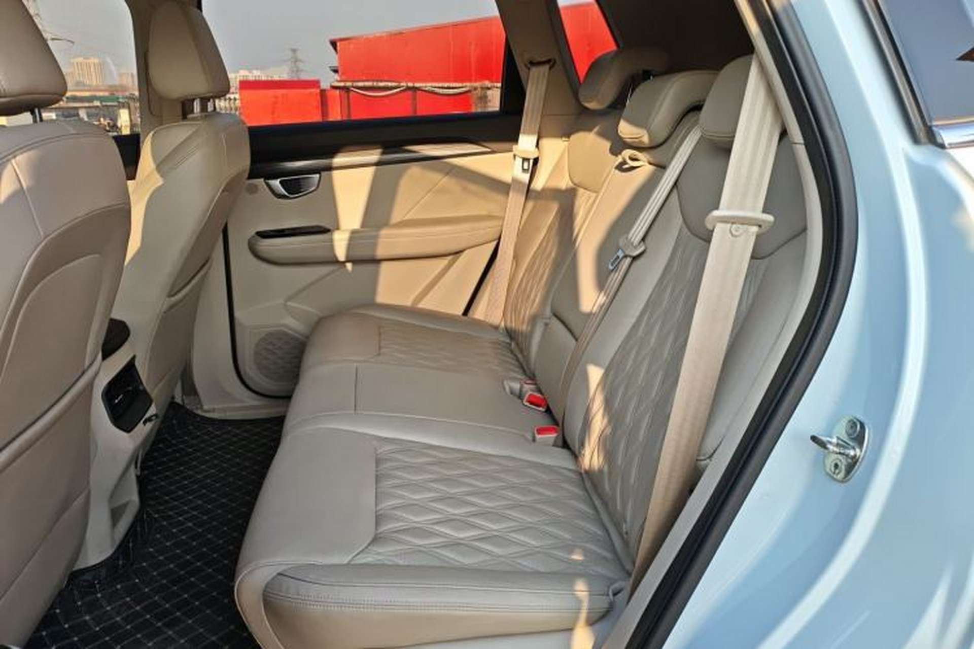 Used Wuling Asta 2022 2.0L DHT Electric-Speed Version Left Rear Seat