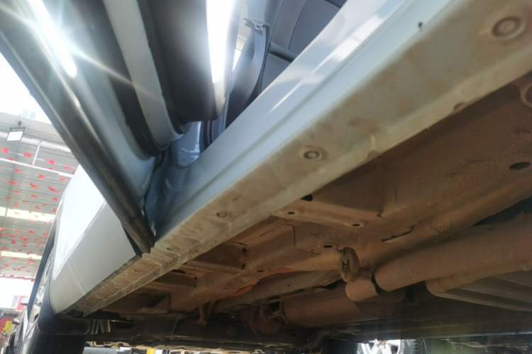 Used Wuling Asta 2022 2.0L DHT Electric-Speed Version Left Side Sill