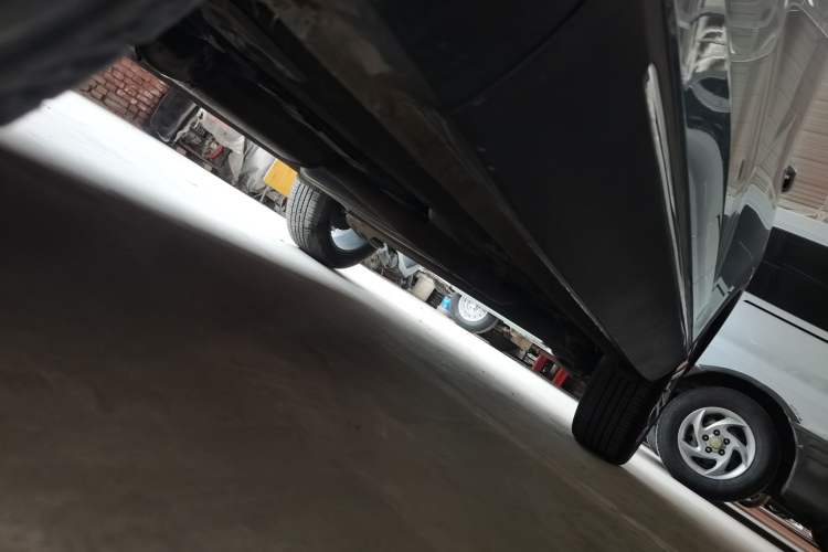 Used Wuling Asta 2022 2.0L DHT Electric Power Version Left Side Sill