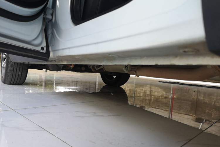 Used Wuling Asta 2022 2.0L DHT Electric Power Version Left Side Sill