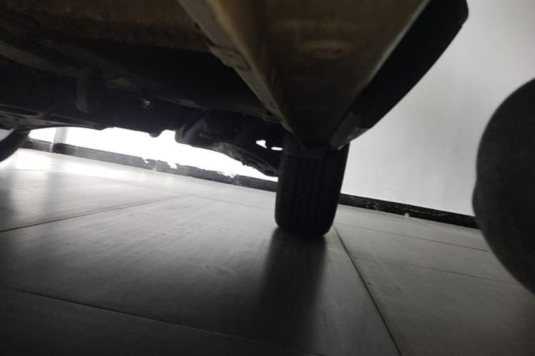 Used Wuling Asta 2022 2.0L DHT Electric-Speed Version Left Side Sill