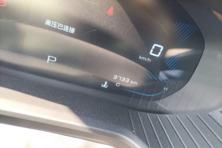 Used Wuling Asta 2022 2.0L DHT Electric-Speed Version Odometer Close Up