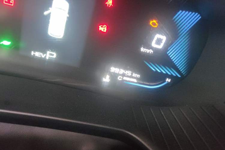 Used Wuling Asta 2022 2.0L DHT Electric-Speed Version Odometer Close Up