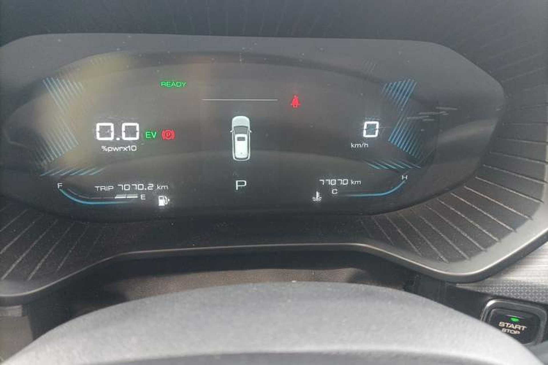 Used Wuling Asta 2022 2.0L DHT Electric Power Version Odometer Close Up