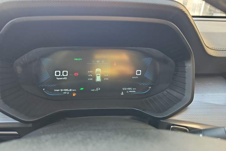 Used Wuling Asta 2022 2.0L DHT Electric-Speed Version Odometer Close Up