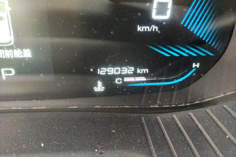 Used Wuling Asta 2022 2.0L DHT Electric-Speed Version Odometer Close Up