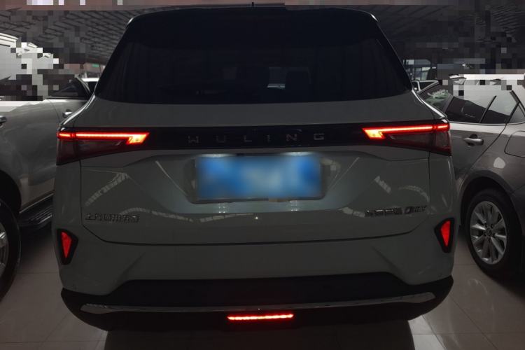 Used Wuling Asta 2022 2.0L DHT Electric-Speed Version Rear