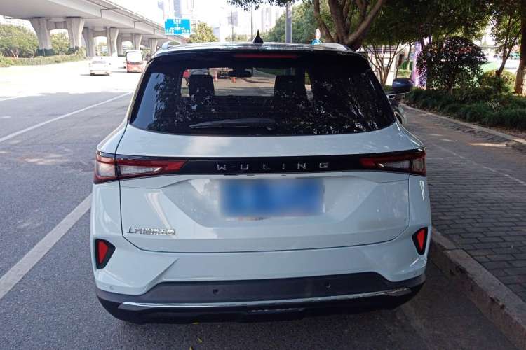 Used Wuling Asta 2022 2.0L DHT Electric-Speed Version Rear