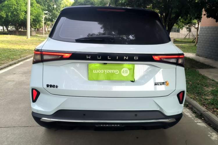 Used Wuling Asta 2022 2.0L DHT Electric-Speed Version Rear