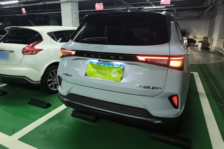 Used Wuling Asta 2022 2.0L DHT Electric-Speed Version Rear