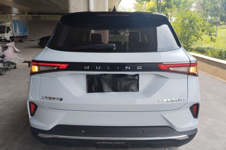 Used Wuling Asta 2022 2.0L DHT Electric-Speed Version Rear