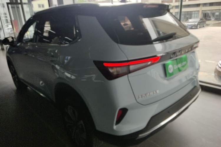 Used Wuling Asta 2022 2.0L DHT Electric-Speed Version Rear Left 45 Deg
